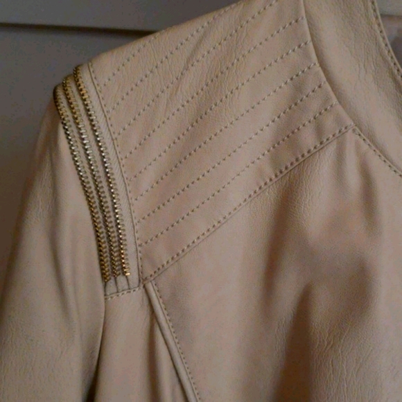 Leather jacket - Picture 3 of 5